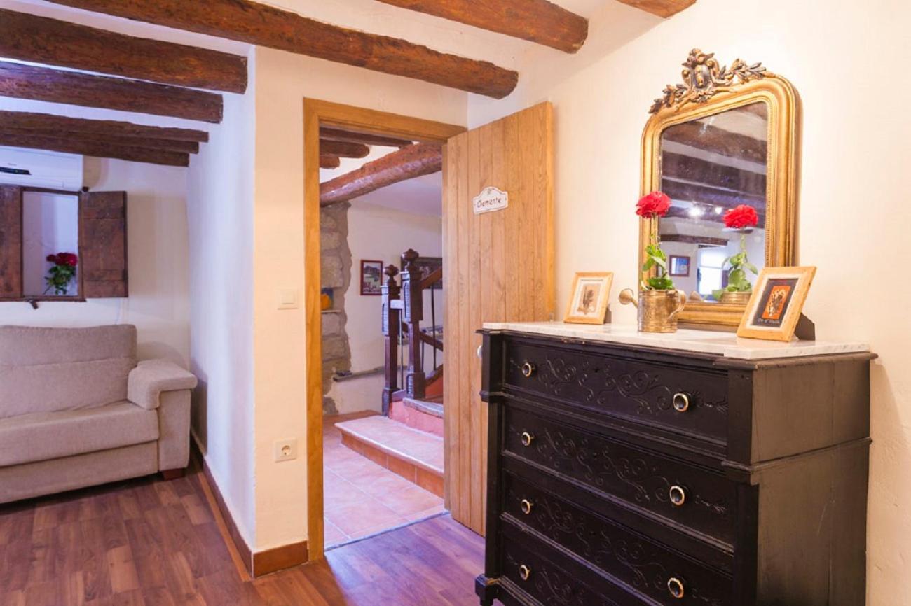 Apartamentos Casa Samper Santa Eulalia de Gállego الغرفة الصورة